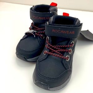Rocawear size 3 little boys shoes NWT! Black with Velcro closure